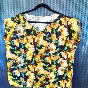 One of a kind, Silky Floral XL Blouse.